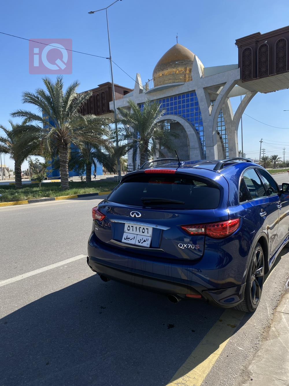 Infiniti QX70